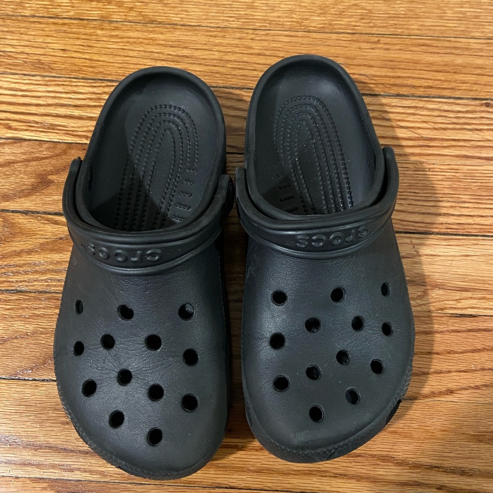 Black Crocs